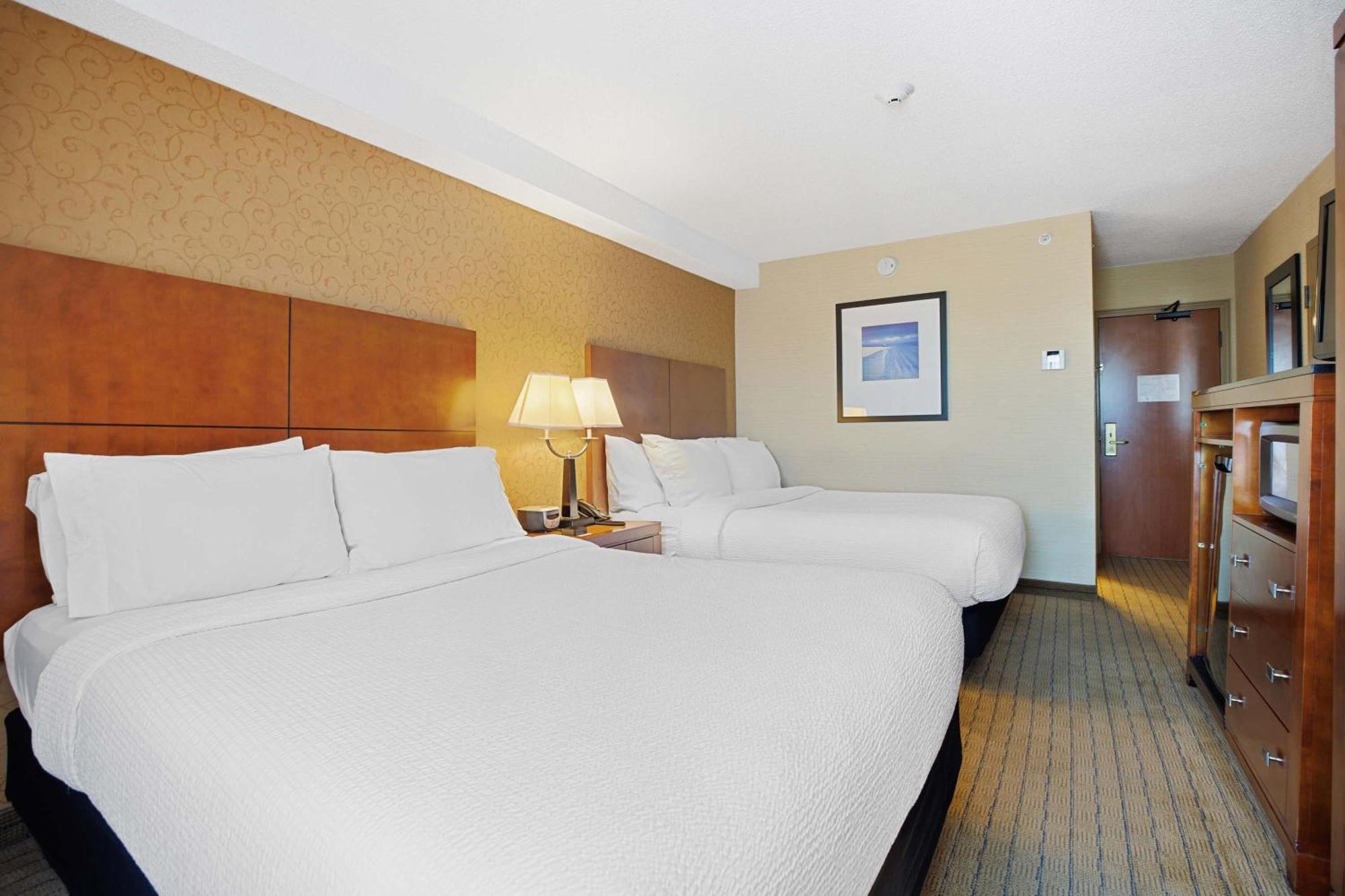 Sandman Hotel & Suites London Downtown エクステリア 写真