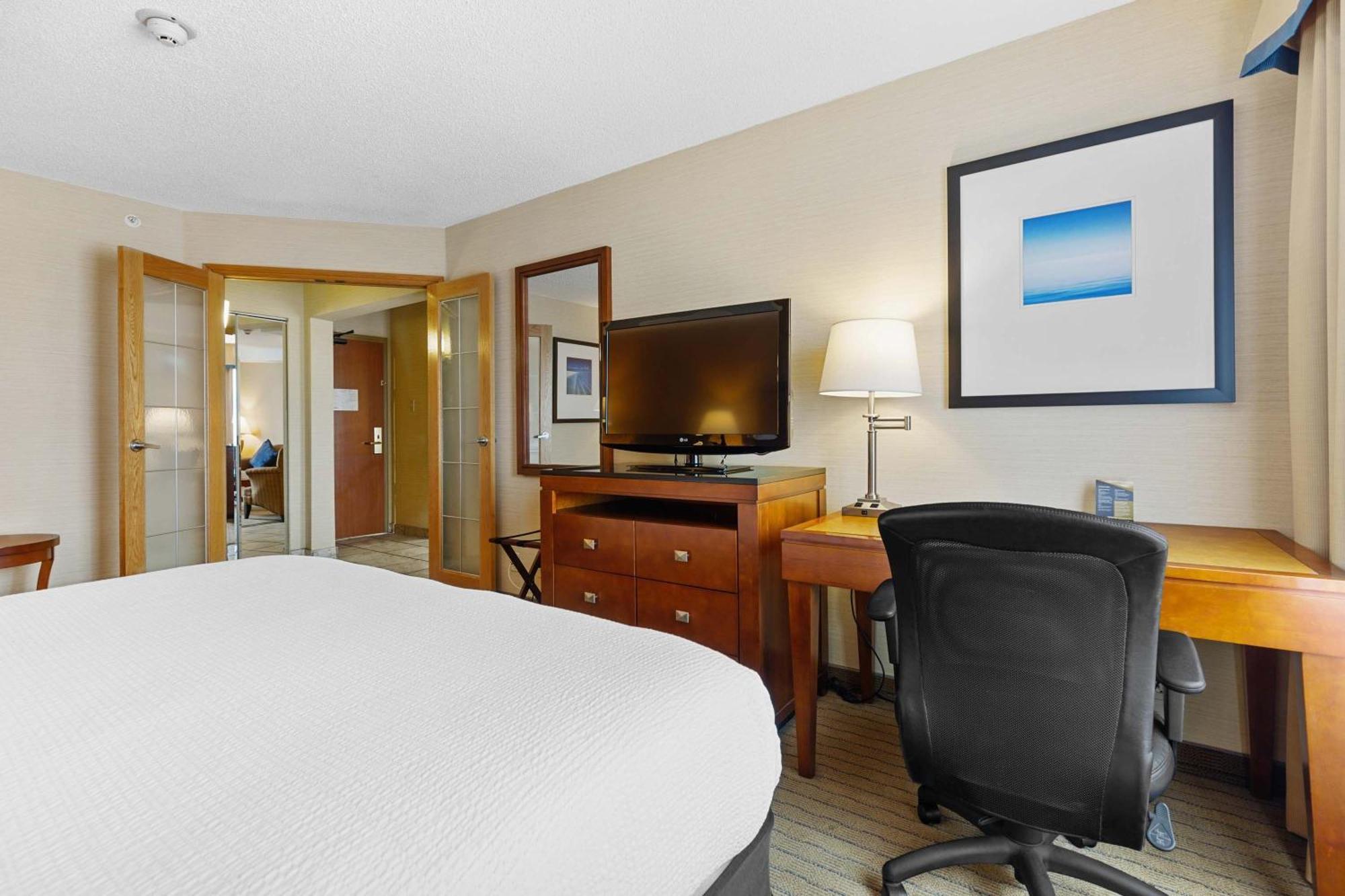 Sandman Hotel & Suites London Downtown エクステリア 写真