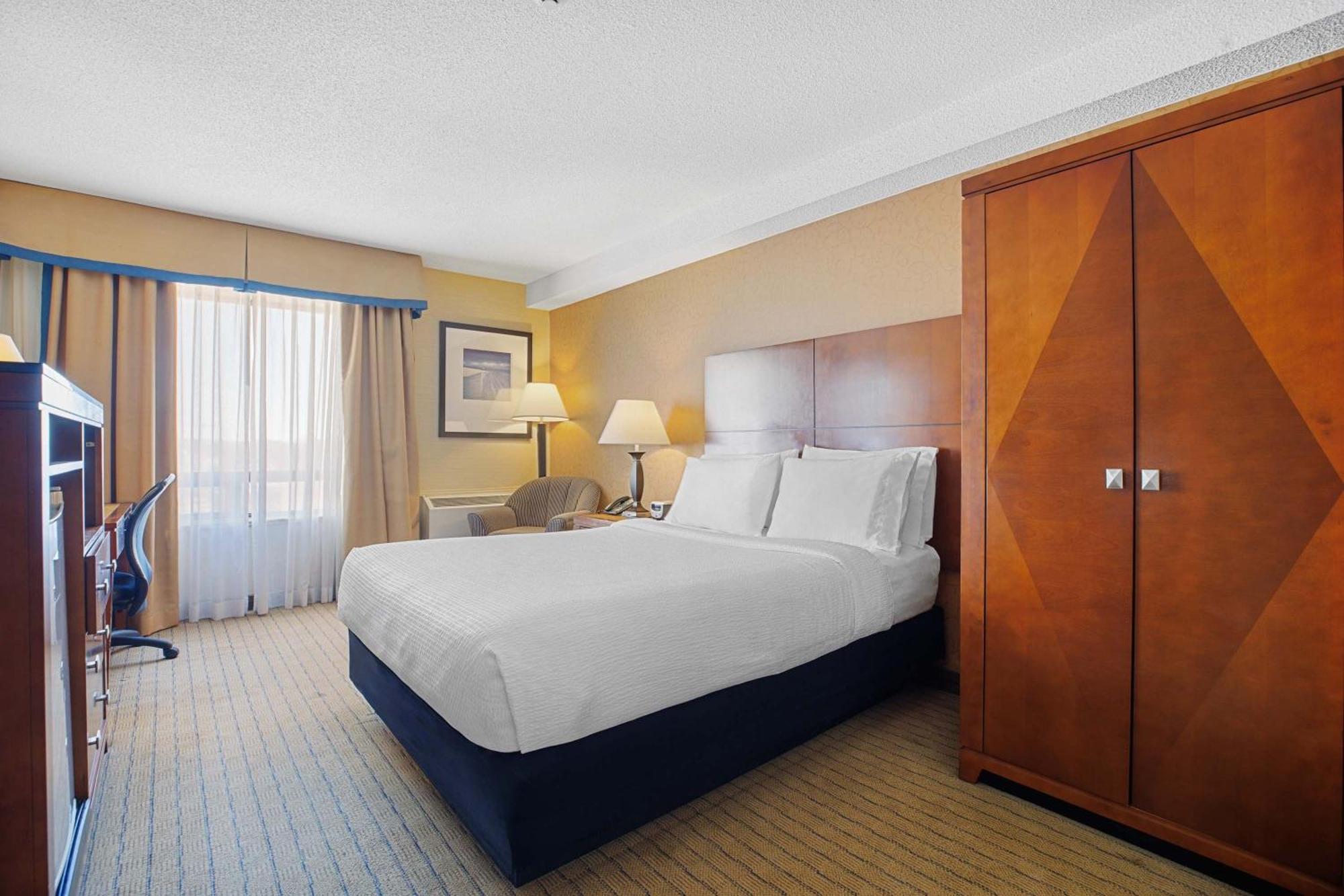 Sandman Hotel & Suites London Downtown エクステリア 写真